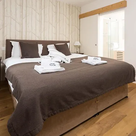 Chalet Union - Year *